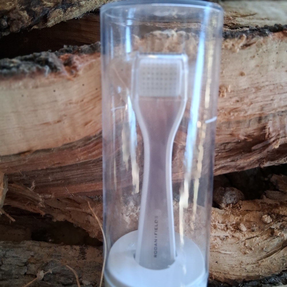 Rodan + Fields White Derma Roller
